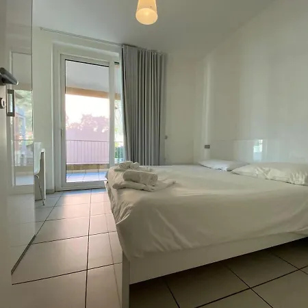Modern 3 Bedroom On Maggiore