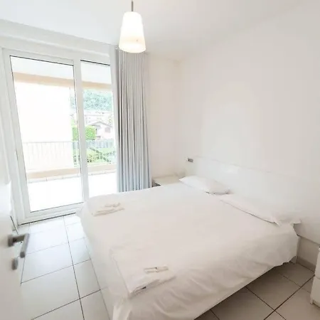 Apartment Modern 3 Bedroom On Maggiore