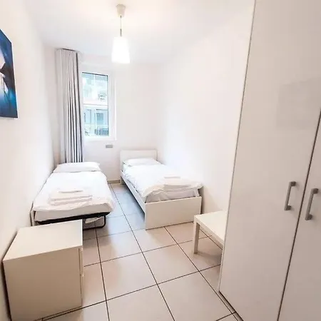 Modern 3 Bedroom On Maggiore * Maccagno